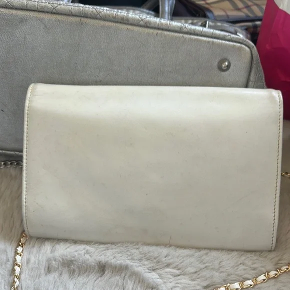 Gucci White Leather crossbody Chain Bag
